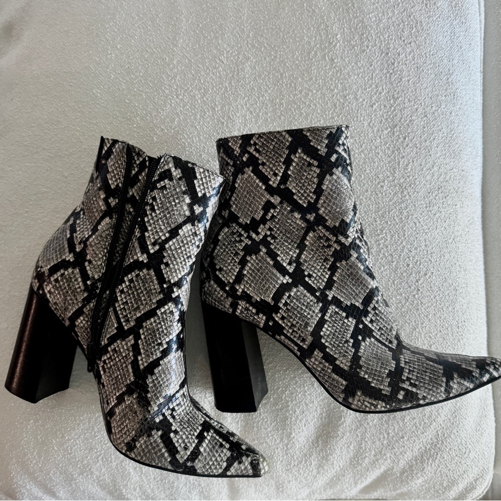 Jeffrey Campbell Siren Bootie